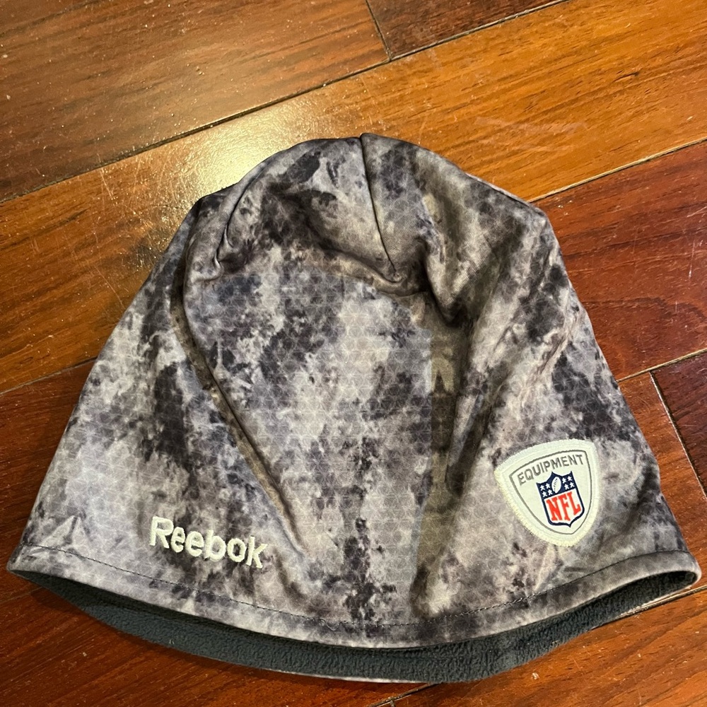 Reebok NFL Steelers Fleece Beanie - Picture 2 of 3
